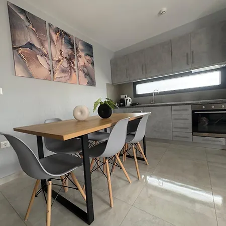 Elinor Apartments Флогита Экстерьер фото