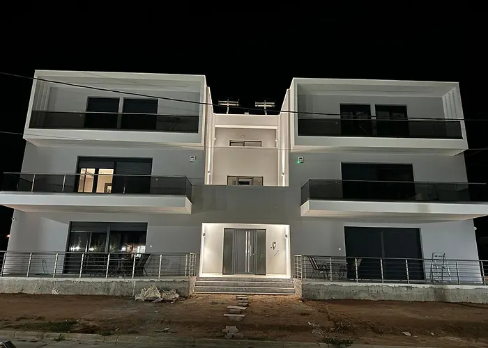 Elinor Apartments