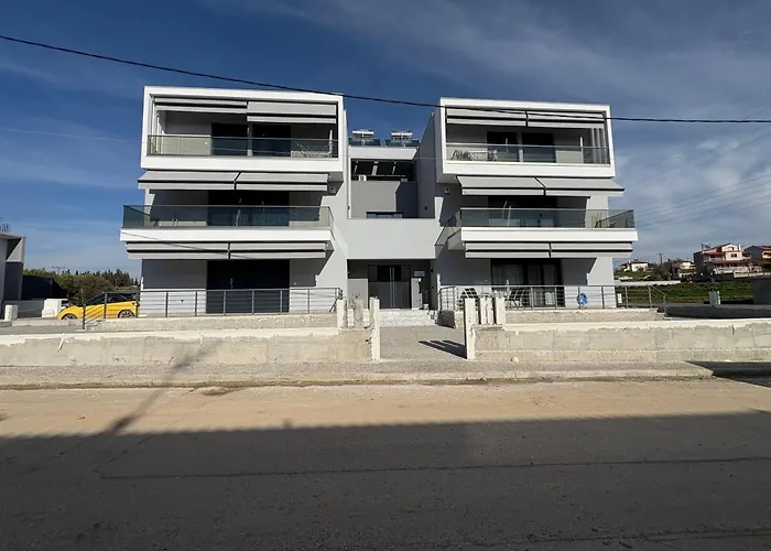 Elinor Apartments