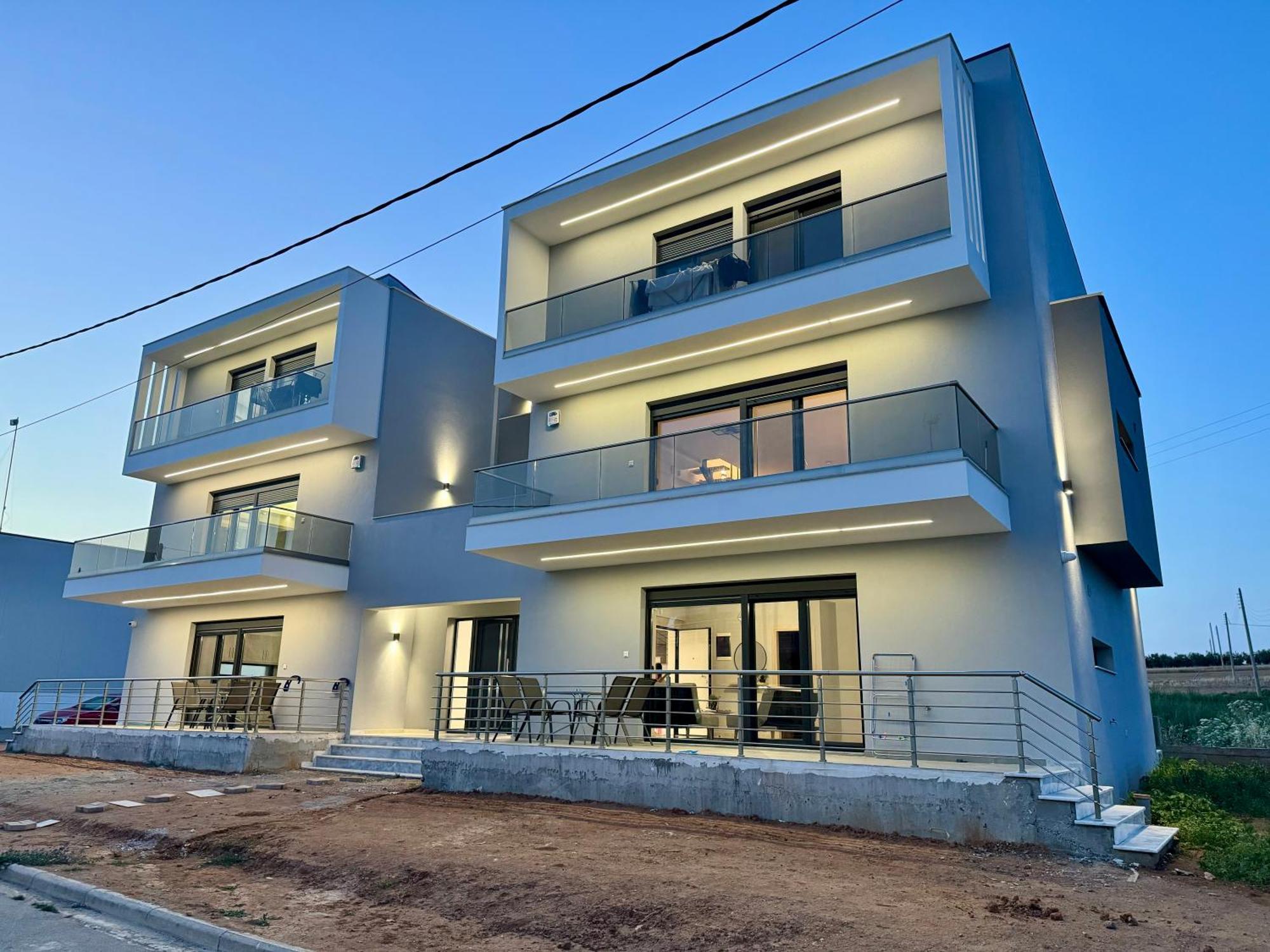 Elinor Apartment