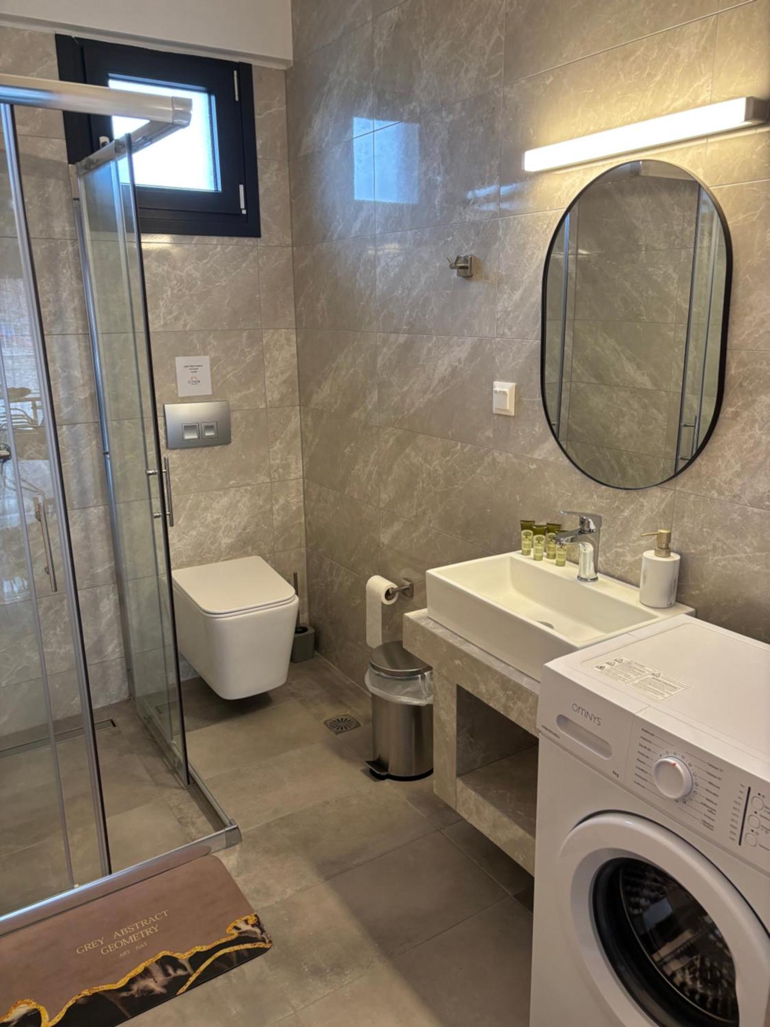 Elinor Apartment Flogita