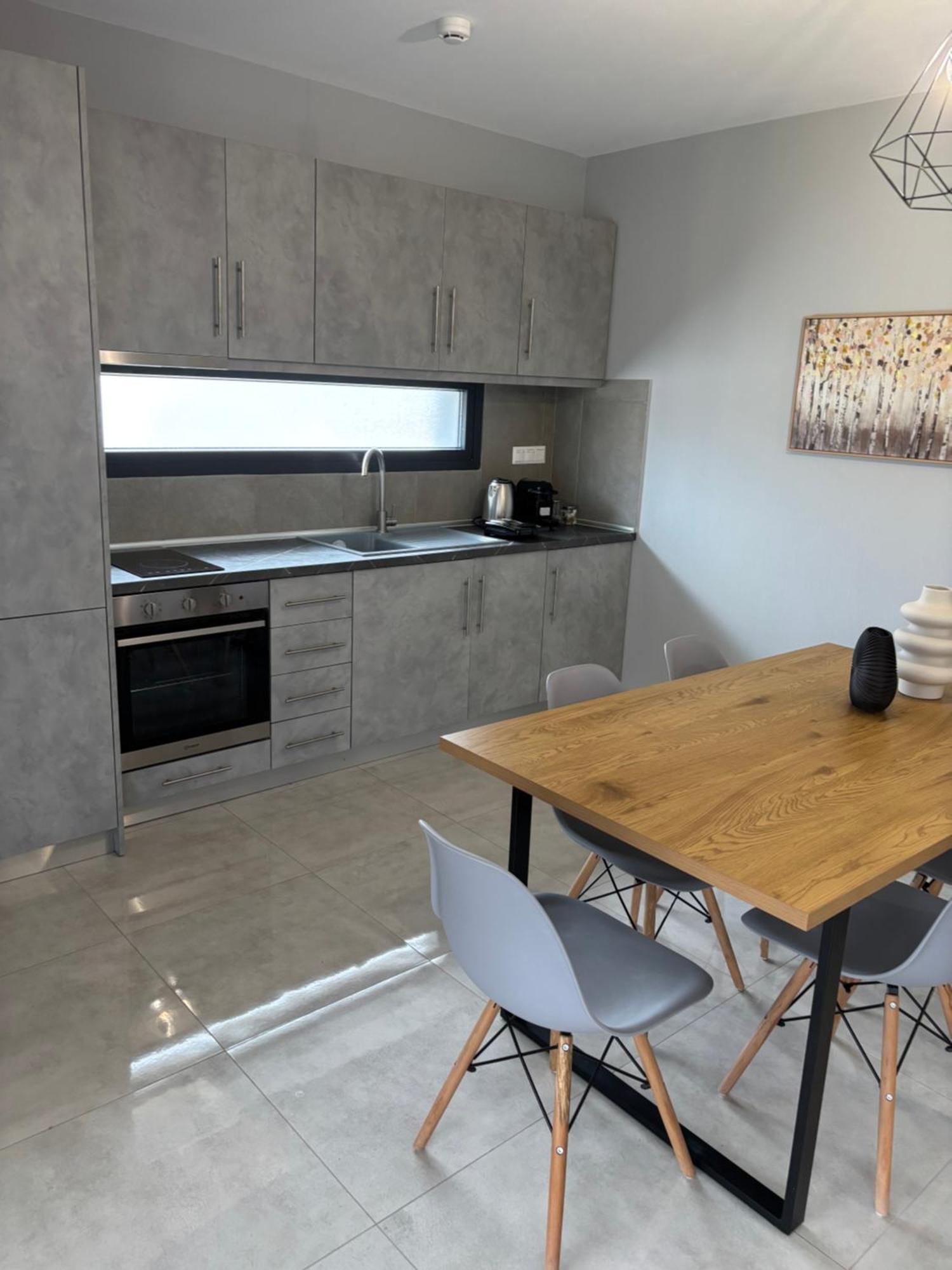 Elinor Apartment