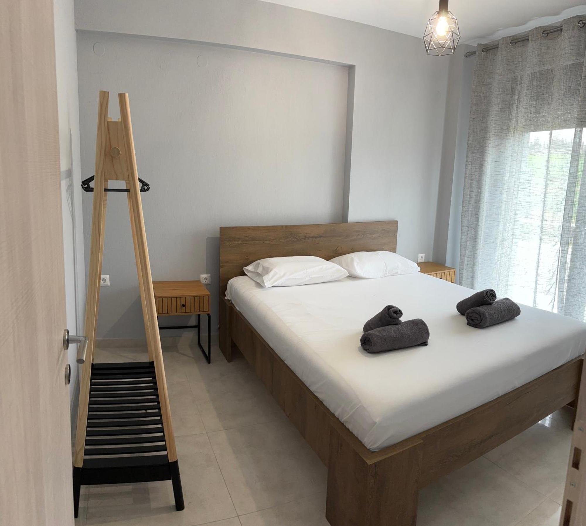 Elinor Apartment *