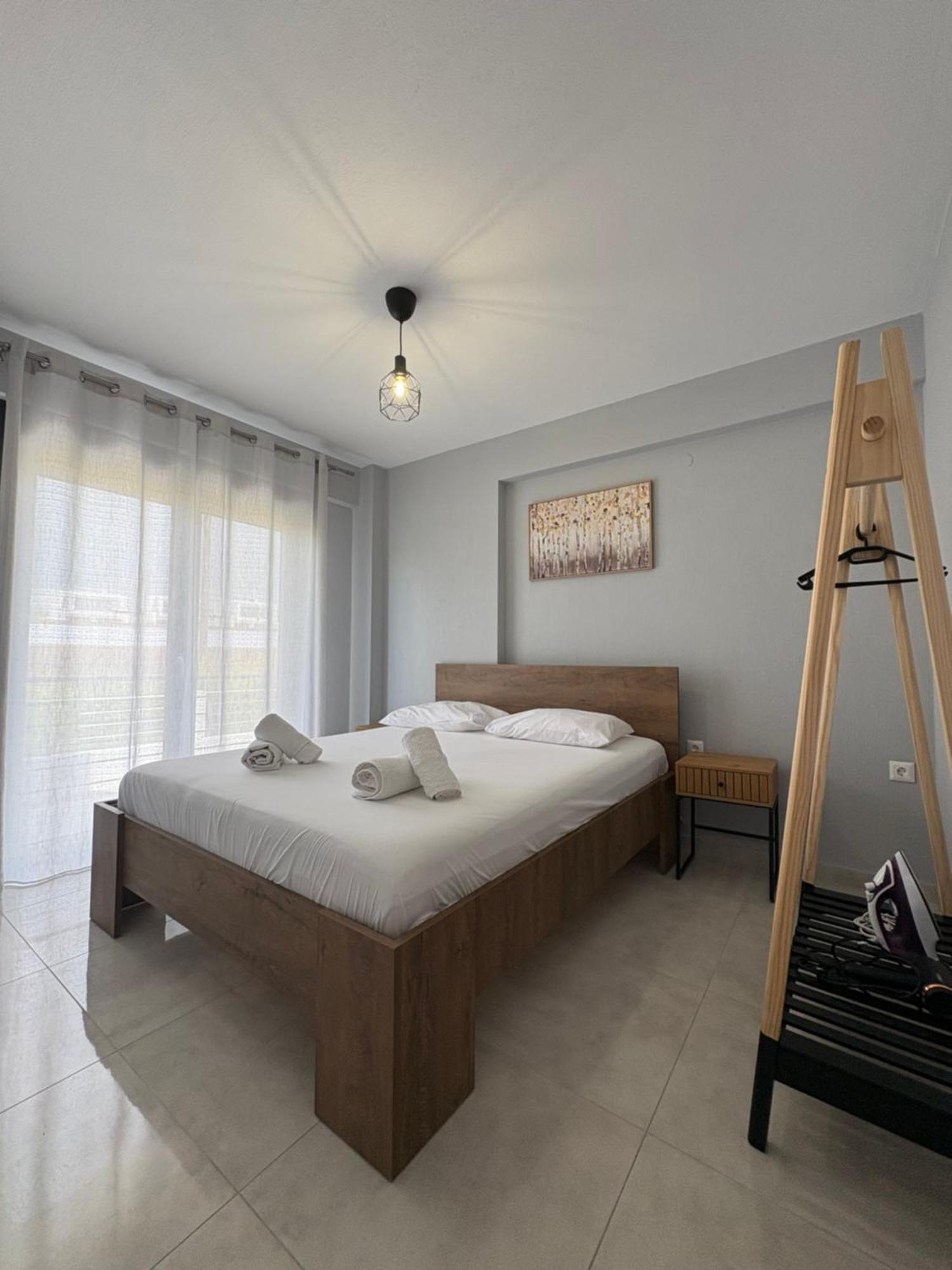 Elinor Apartment Flogita