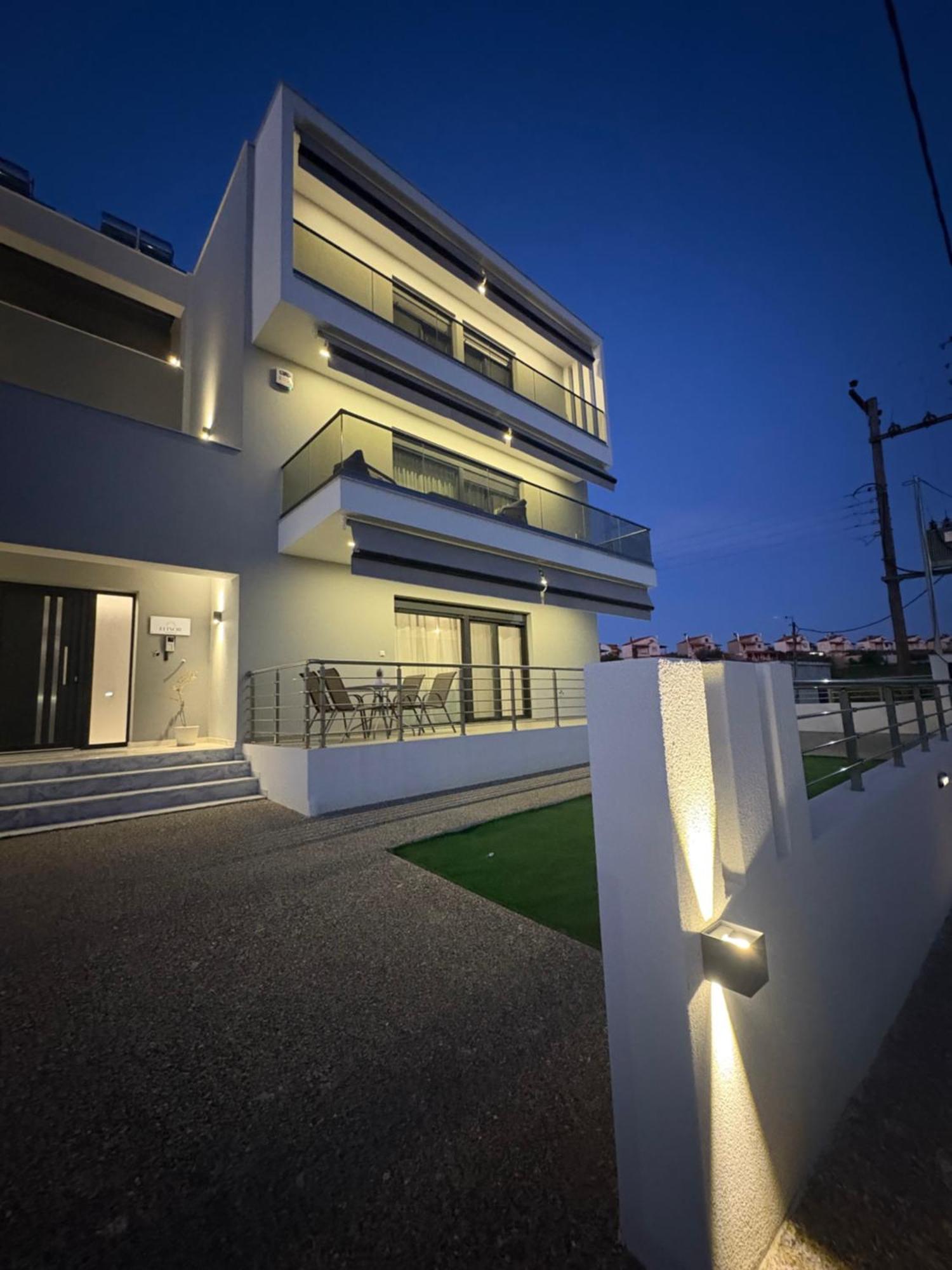 Elinor Apartment *